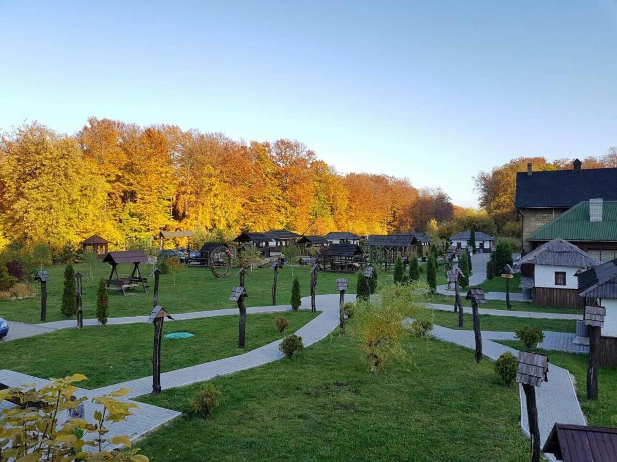 Orlyne Gnizdo Hotel Cernăuți Exterior foto