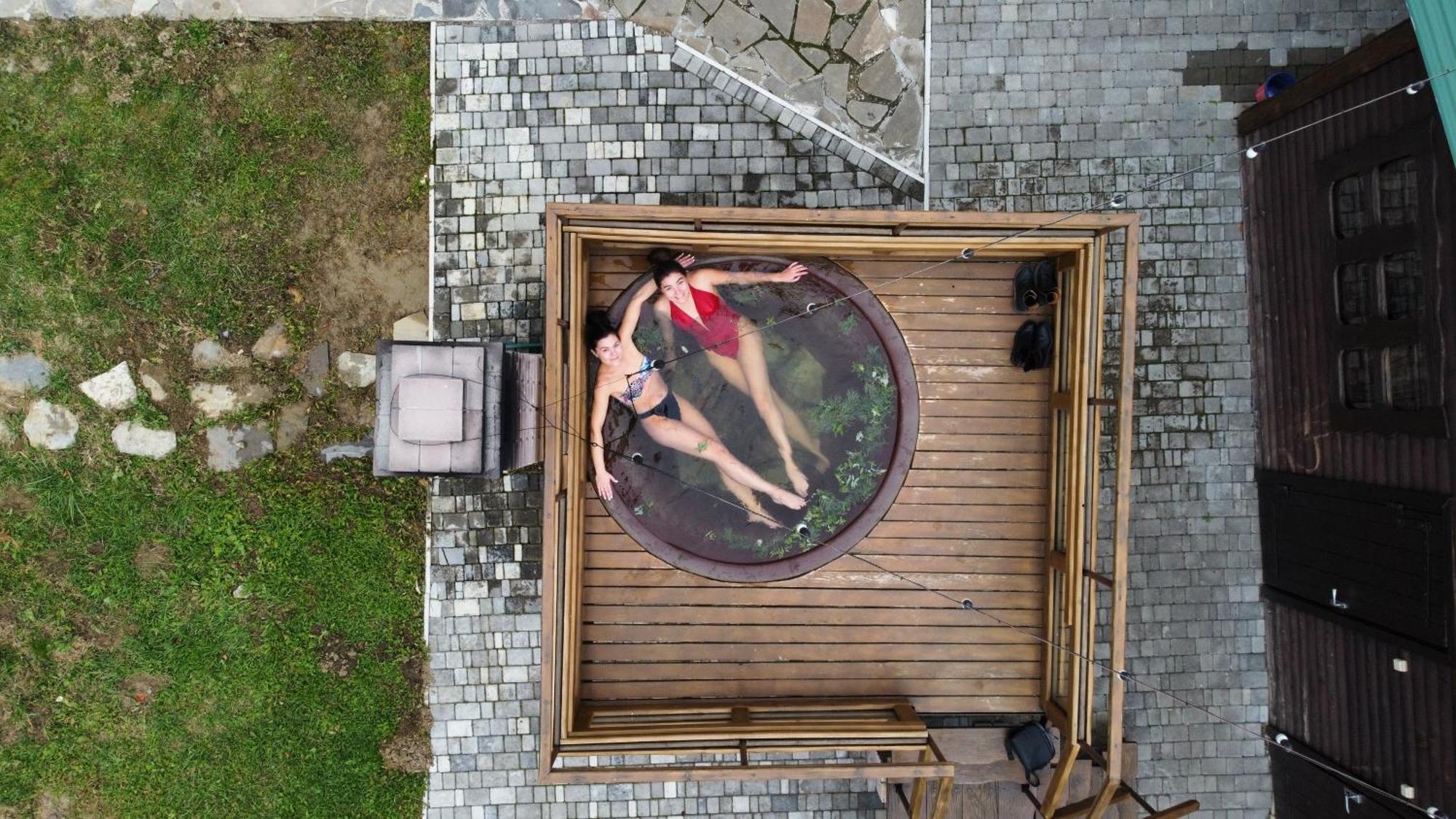 Orlyne Gnizdo Hotel Cernăuți Exterior foto