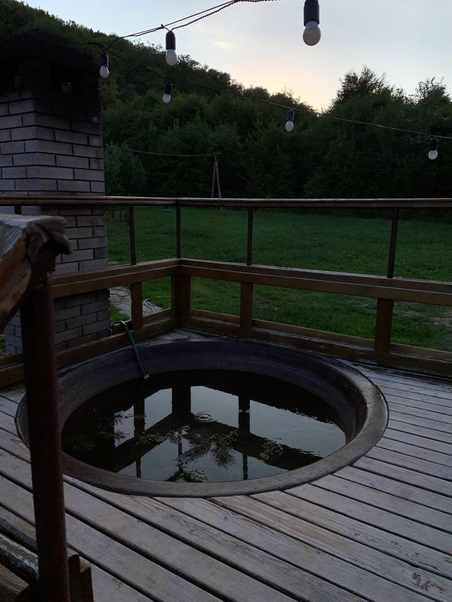 Orlyne Gnizdo Hotel Cernăuți Exterior foto