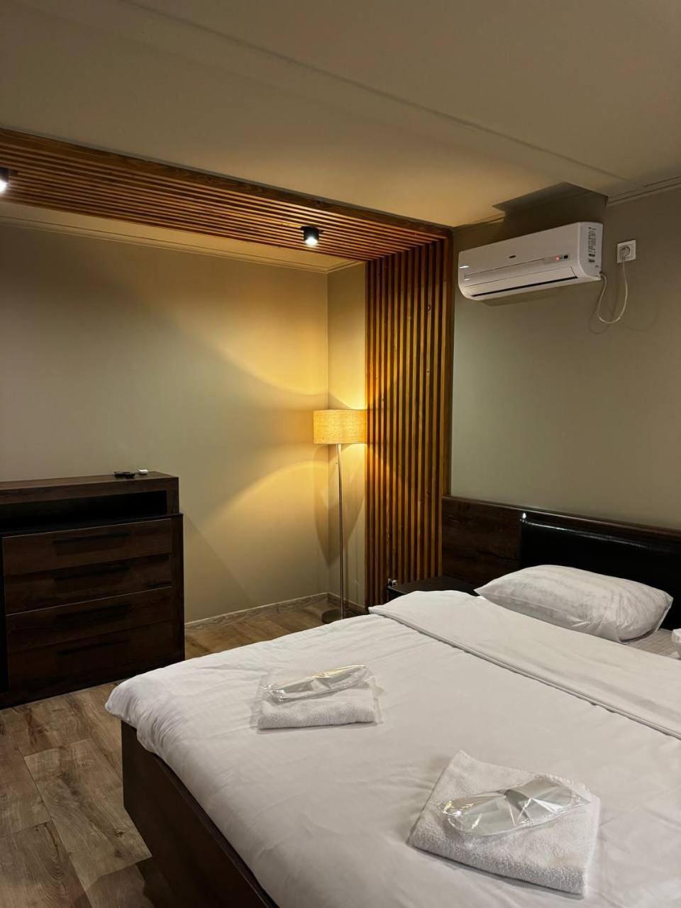 Orlyne Gnizdo Hotel Cernăuți Cameră foto