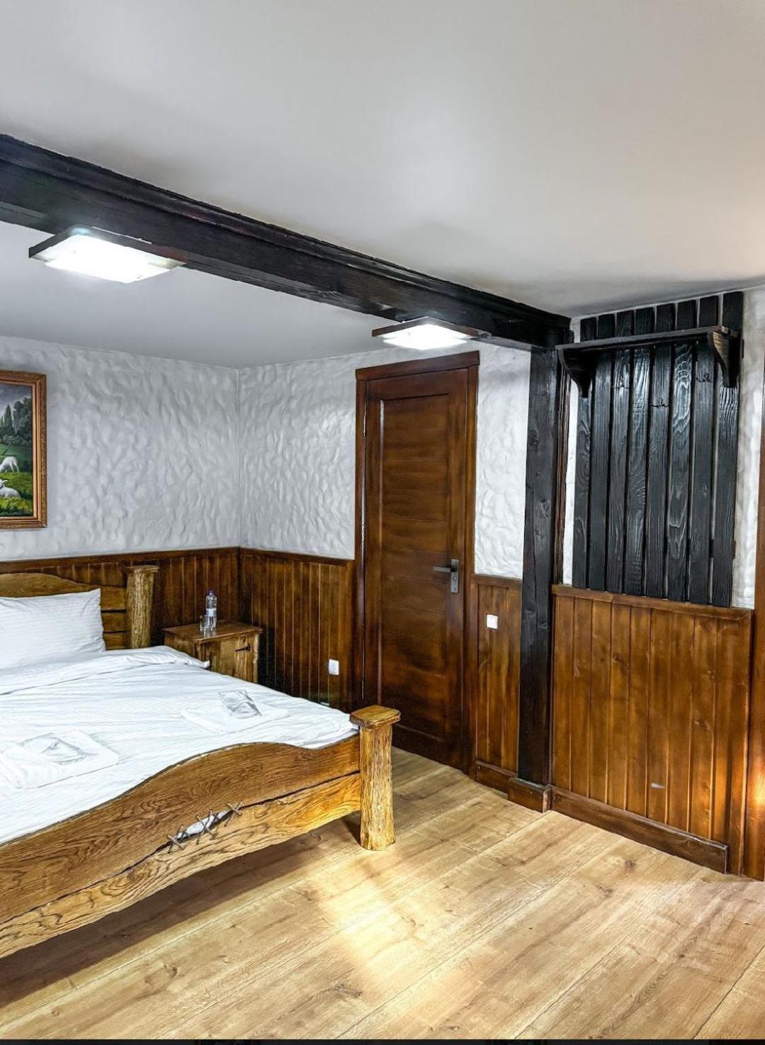 Orlyne Gnizdo Hotel Cernăuți Cameră foto