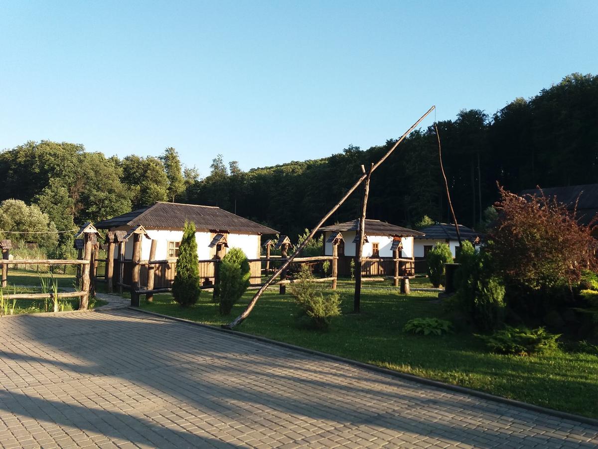 Orlyne Gnizdo Hotel Cernăuți Exterior foto